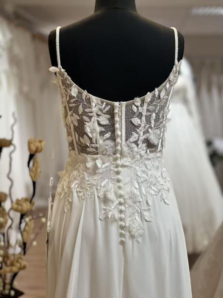 Brautkleid mit einem romantischen und femininen Design Quartz(L881)